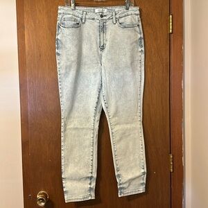 Judy blue size 11/30 slim fit jeans